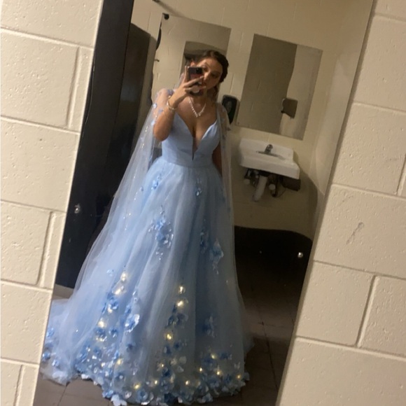 custom prom dress. size 12 but fit more like an 8. - Picture 1 of 4